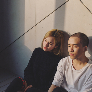 妻与妈妈的巨乳
